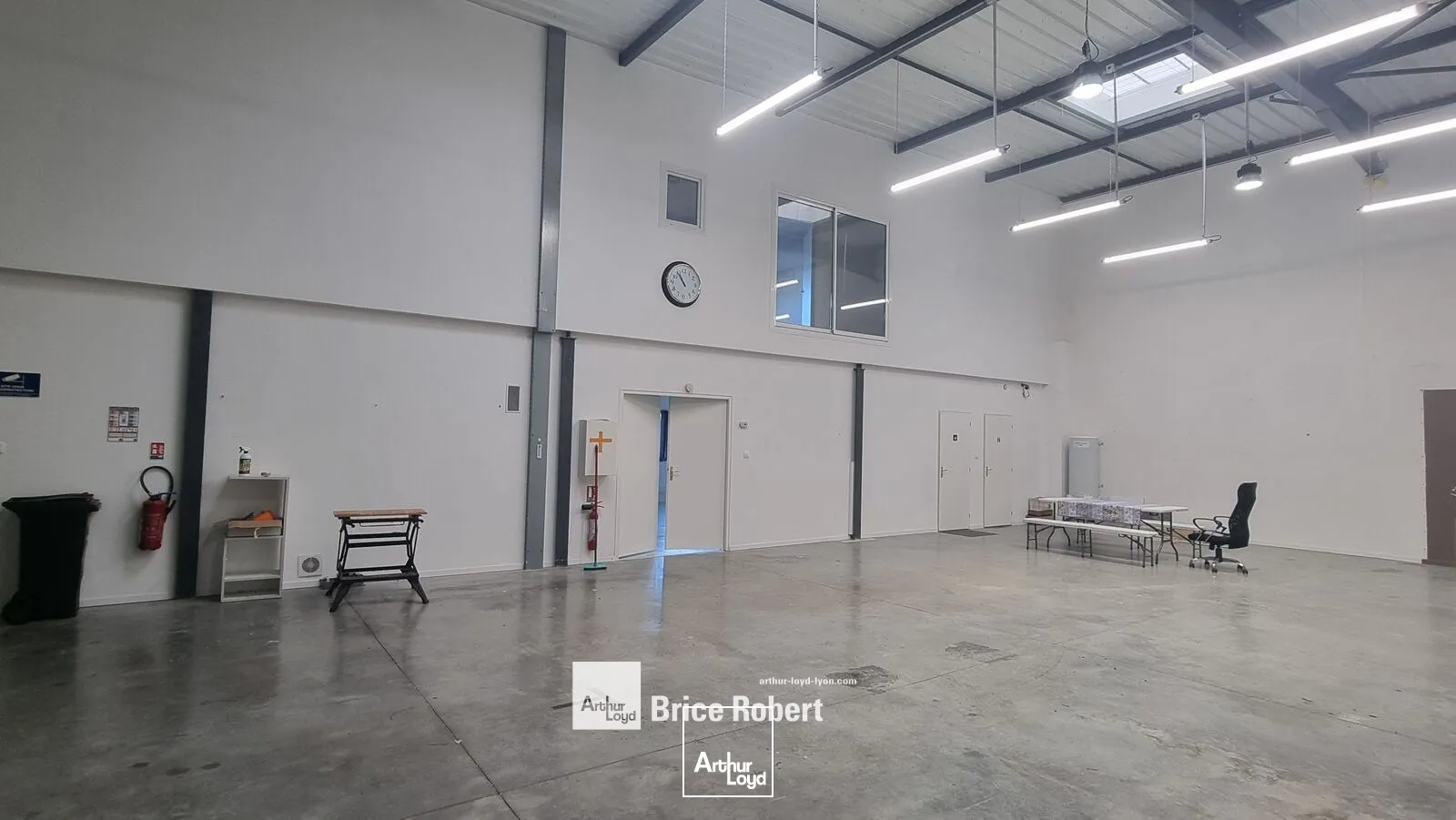 Locaux d'activité & Entrepôts - Location - SAINT ANDRE DE CORCY - 01390 - 394-394 - 7662345