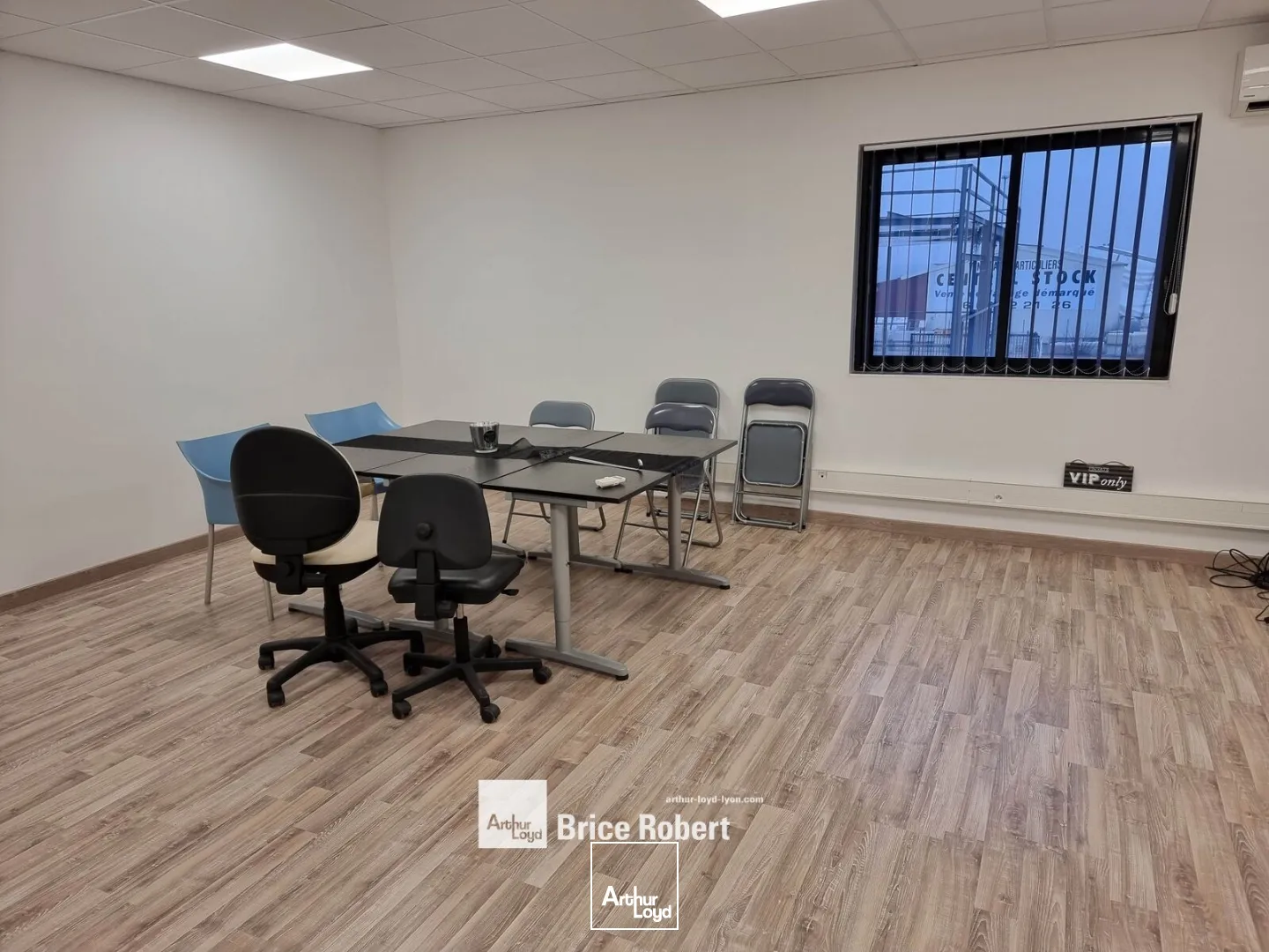 Locaux d'activité & Entrepôts - Location - SAINT ANDRE DE CORCY - 01390 - 394-394 - 7662346