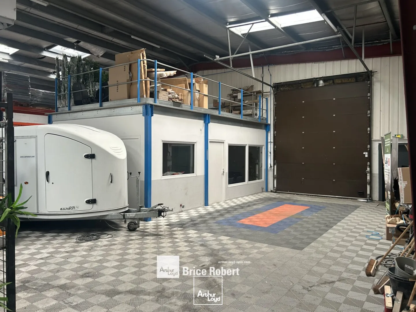 Locaux d'activité & Entrepôts - Location - DECINES CHARPIEU - 69150 - 670-670 - 7662361