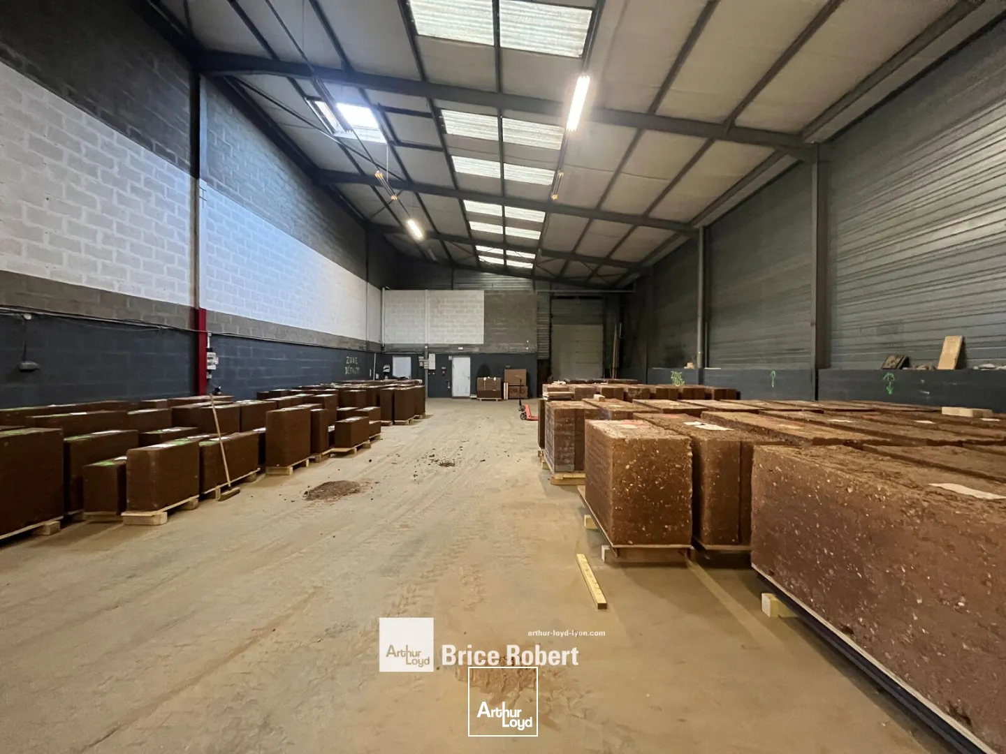 Locaux d'activité & Entrepôts - Location - SAINT PRIEST - 69800 - 360-910 - 7662375