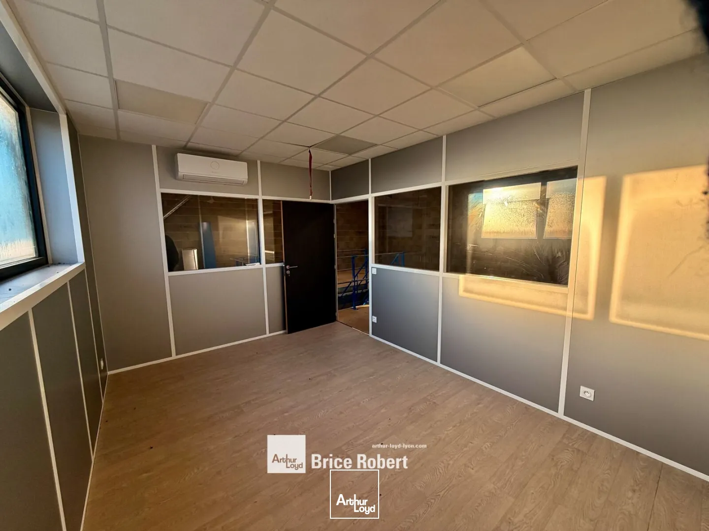 Locaux d'activité & Entrepôts - Location - CIVRIEUX - 01390 - 202-202 - 7662453