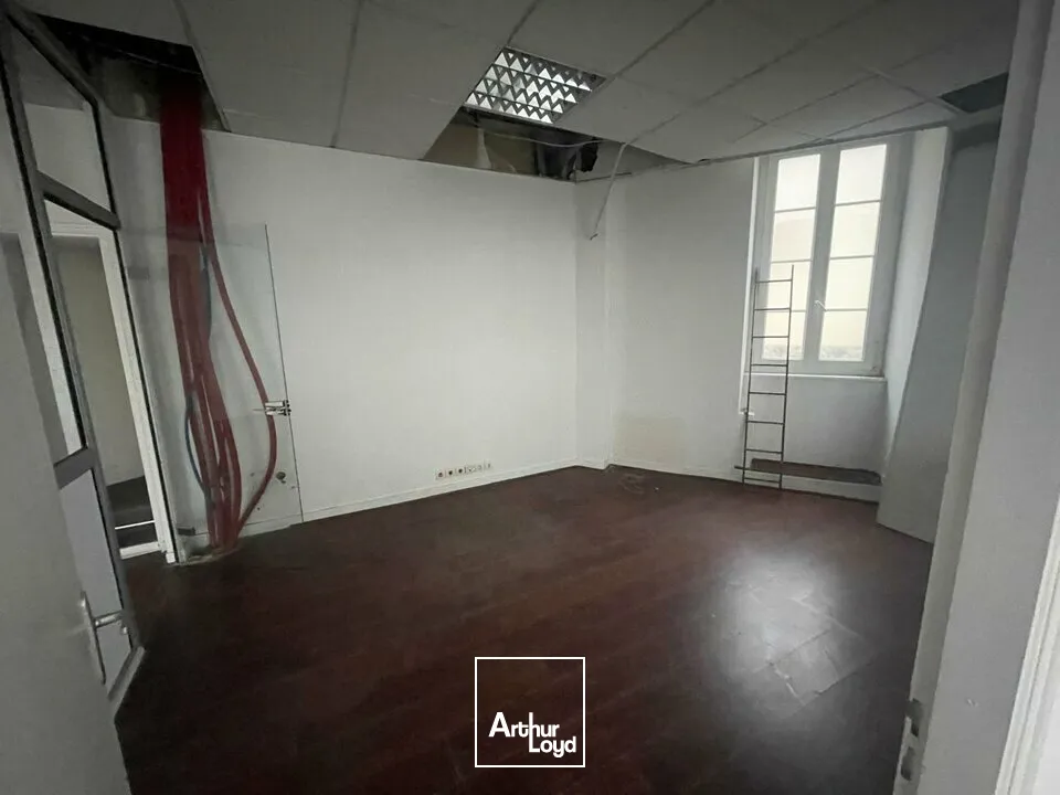 Locaux commerciaux - Location - LA ROCHE-SUR-YON - 85000 - 66-66 - 7662783