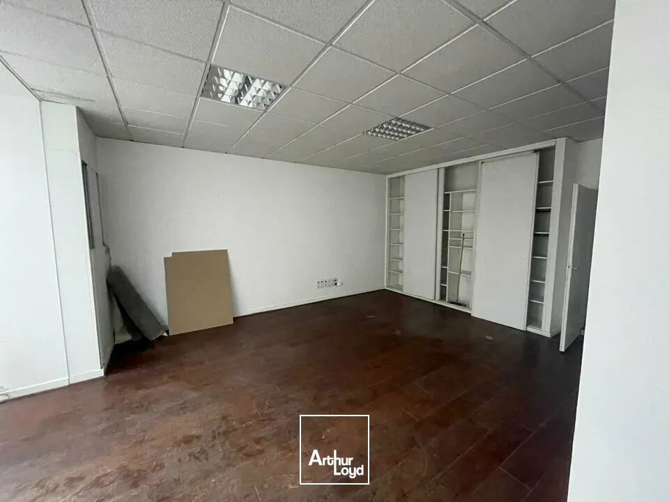 Locaux commerciaux - Location - LA ROCHE-SUR-YON - 85000 - 66-66 - 7662784