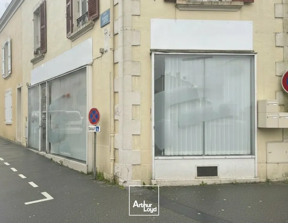 Locaux commerciaux - Location - LA ROCHE-SUR-YON - 85000 - 66-66 - 7662780