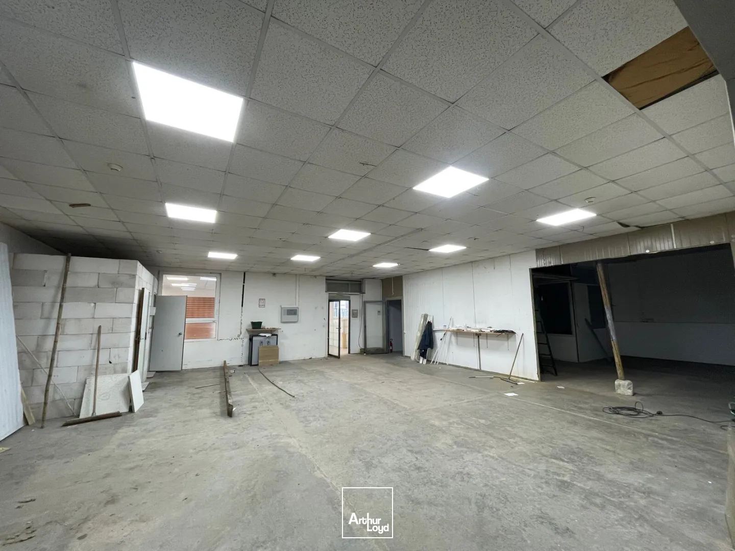 Locaux d'activité & Entrepôts - Location - SOISSONS - 02200 - 325-325 - 7662817