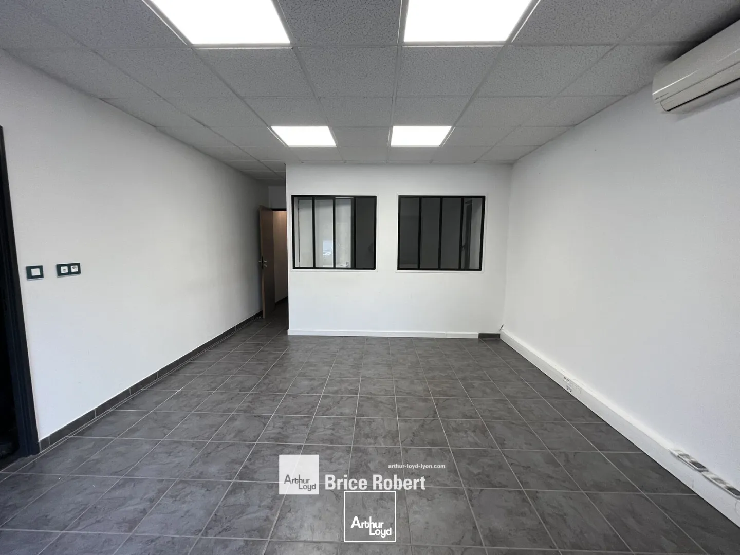 Locaux d'activité & Entrepôts - Location - VILLEURBANNE - 69100 - 197-197 - 7663638