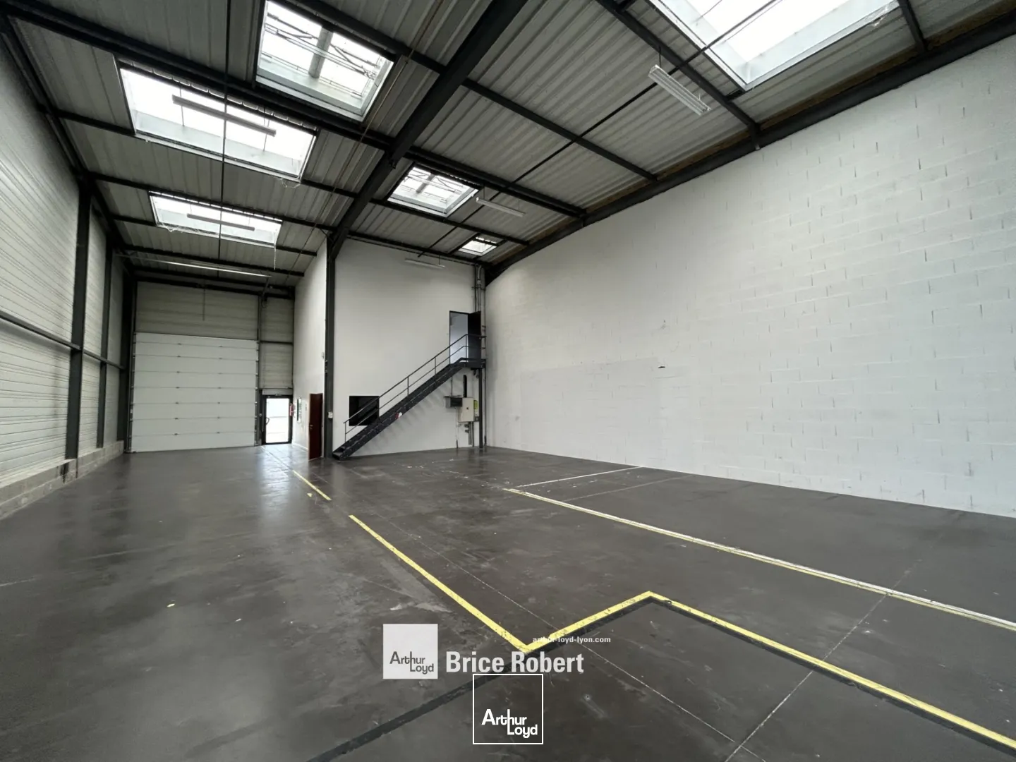 Locaux d'activité & Entrepôts - Location - SAINT PRIEST - 69800 - 330-330 - 7663668