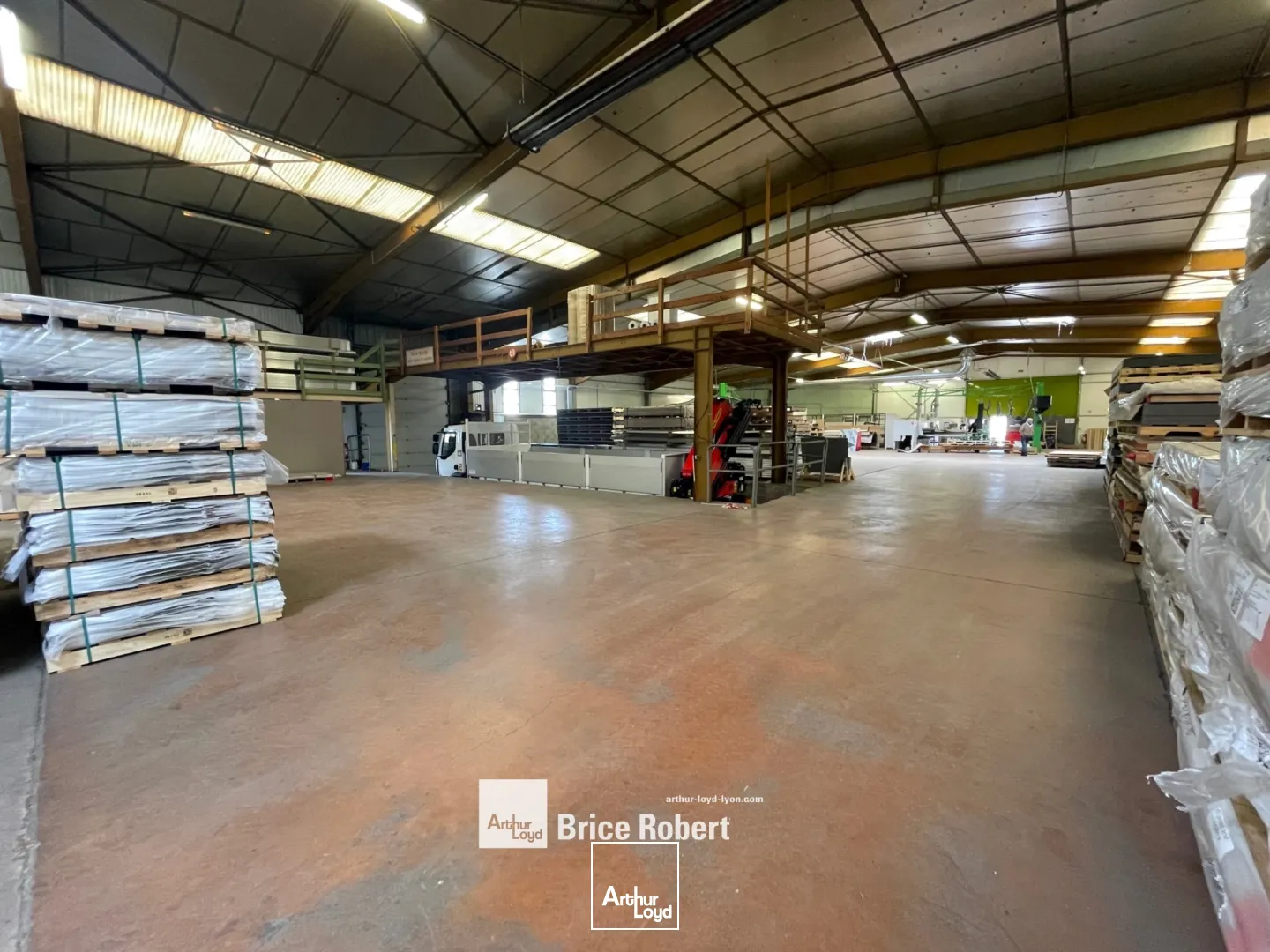 Locaux d'activité & Entrepôts - Location - CIVRIEUX D'AZERGUES - 69380 - 2235-2235 - 7663678