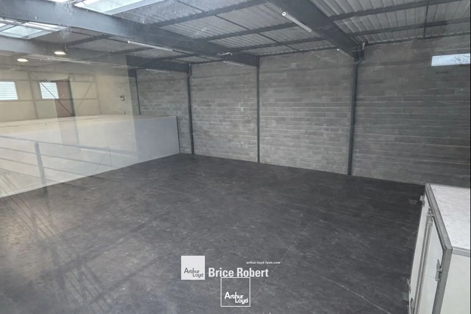 Locaux d'activité & Entrepôts - Location - SAINT PRIEST - 69800 - 670.3-670.3 - 7663716