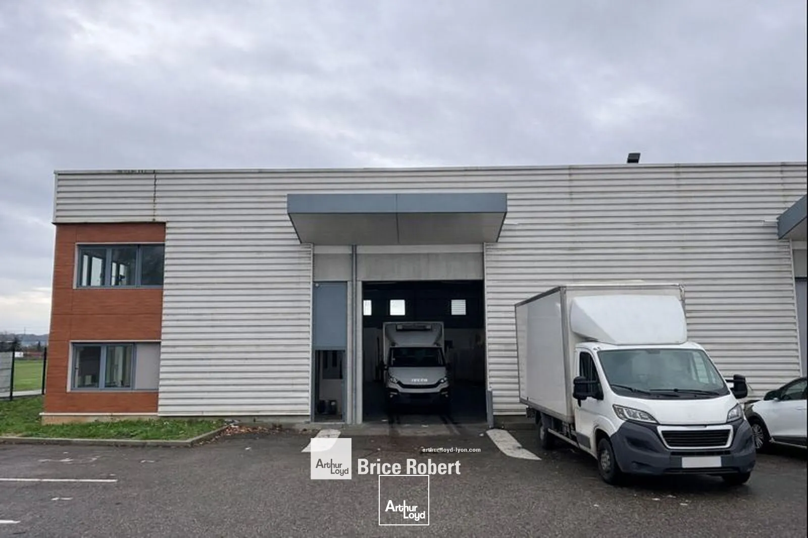 Locaux d'activité & Entrepôts - Location - SAINT PRIEST - 69800 - 670.3-670.3 - 7663712