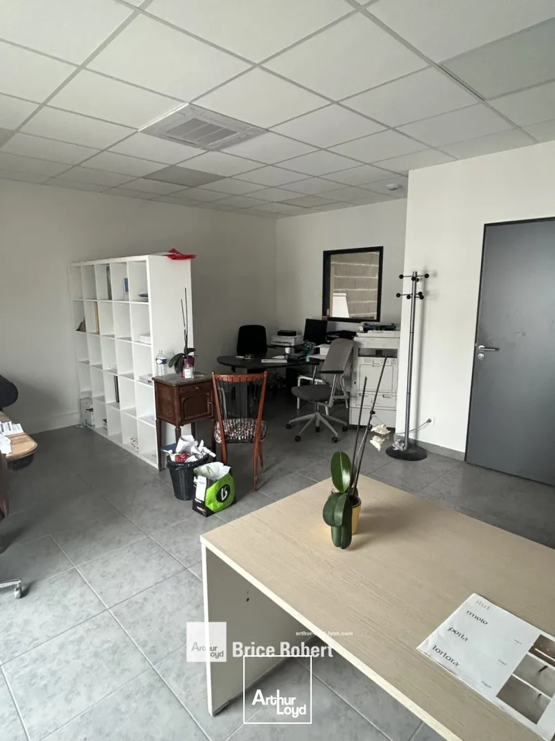 Locaux d'activité & Entrepôts - Location - VENISSIEUX - 69200 - 132-132 - 7663769