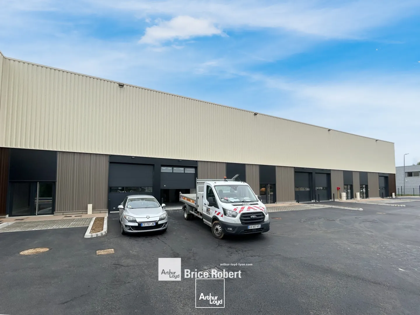 Locaux d'activité & Entrepôts - Vente - RILLIEUX LA PAPE - 69140 - 230-3543 - 7663825