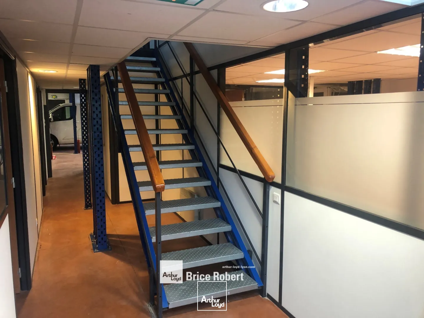 Locaux d'activité & Entrepôts - Location - JONS - 69330 - 300-300 - 7663831