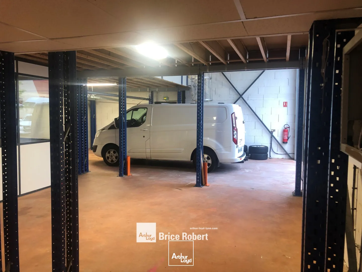 Locaux d'activité & Entrepôts - Location - JONS - 69330 - 300-300 - 7663832