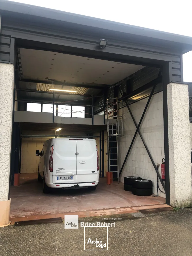 Locaux d'activité & Entrepôts - Location - JONS - 69330 - 300-300 - 7663833