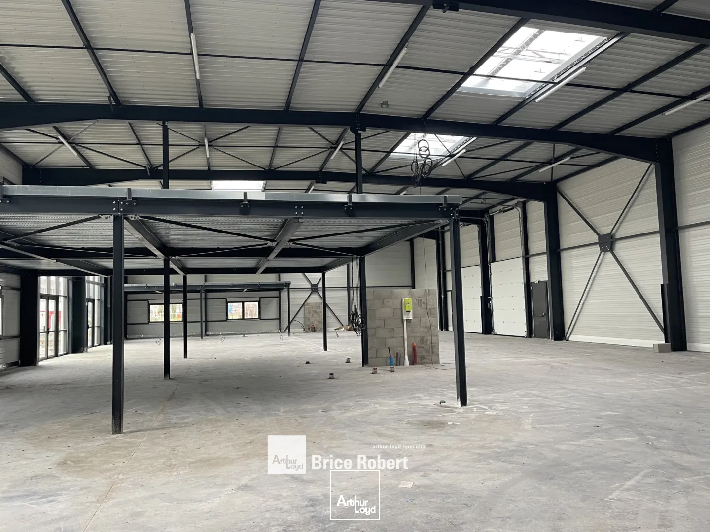 Locaux d'activité & Entrepôts - Location - BOURGOIN JALLIEU - 38300 - 588.6-588.6 - 7663854