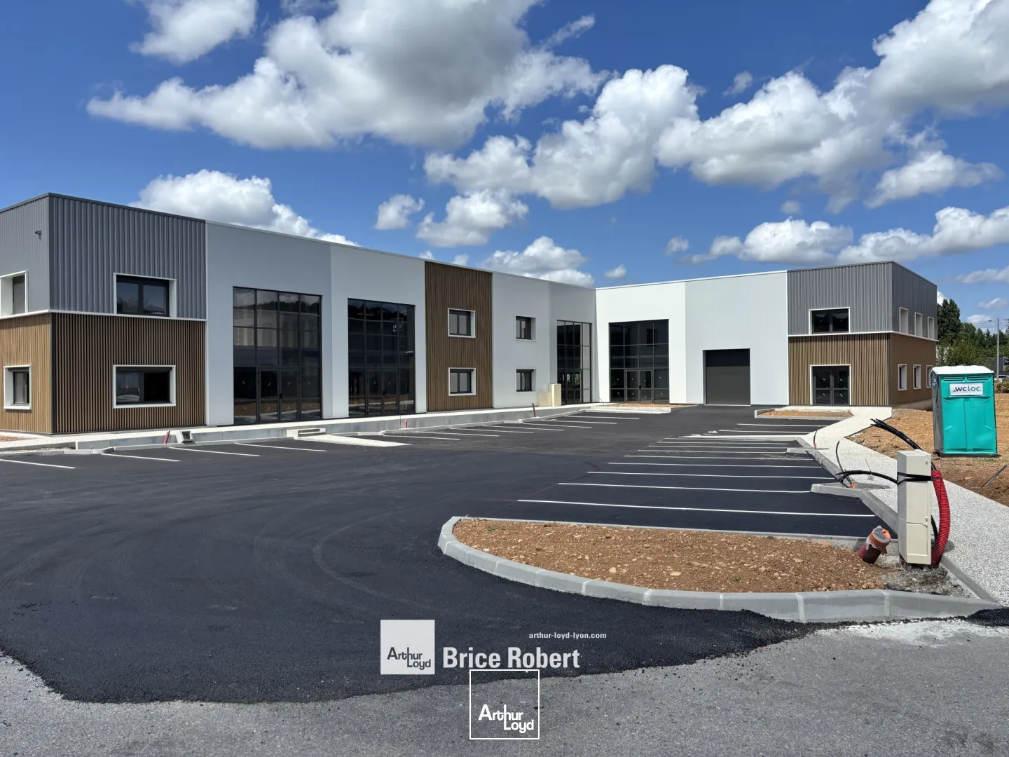 Locaux d'activité & Entrepôts - Location - BOURGOIN JALLIEU - 38300 - 588.6-588.6 - 7663850