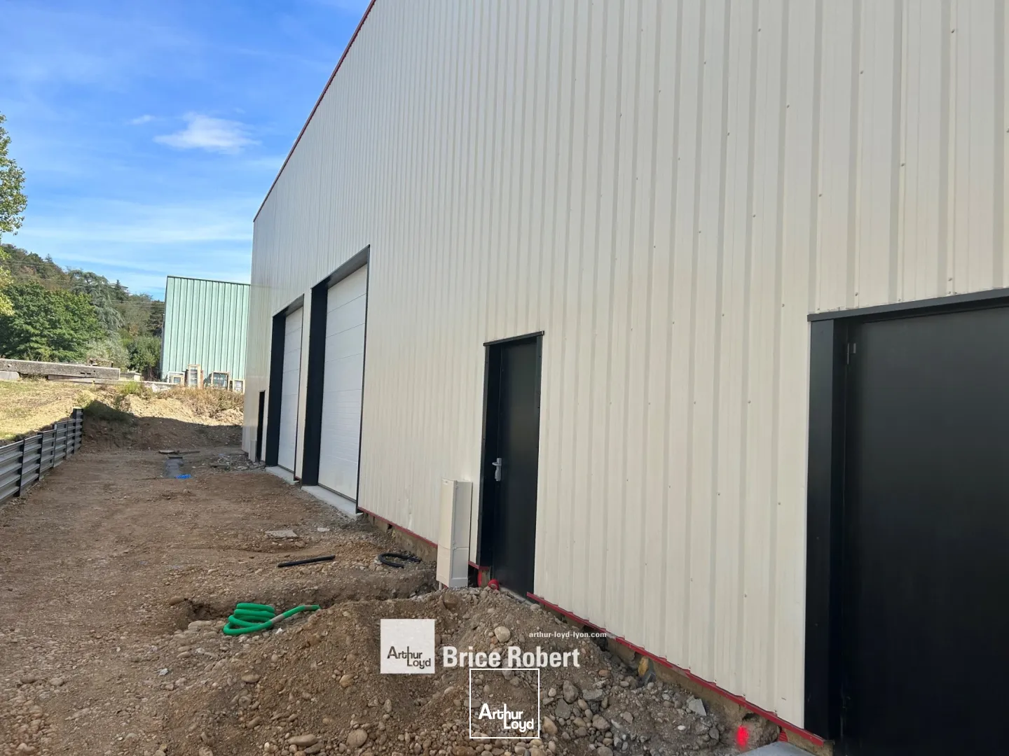 Locaux d'activité & Entrepôts - Location - MILLERY - 69390 - 250-250 - 7663884