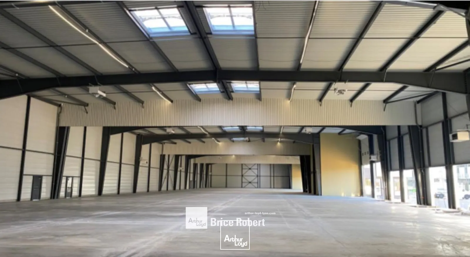 Locaux d'activité & Entrepôts - Location - SAINT PRIEST - 69800 - 541-7788 - 7663892