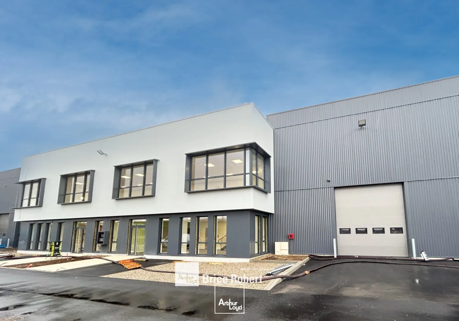 Locaux d'activité & Entrepôts - Location - SAINT PRIEST - 69800 - 541-7788 - 7663891