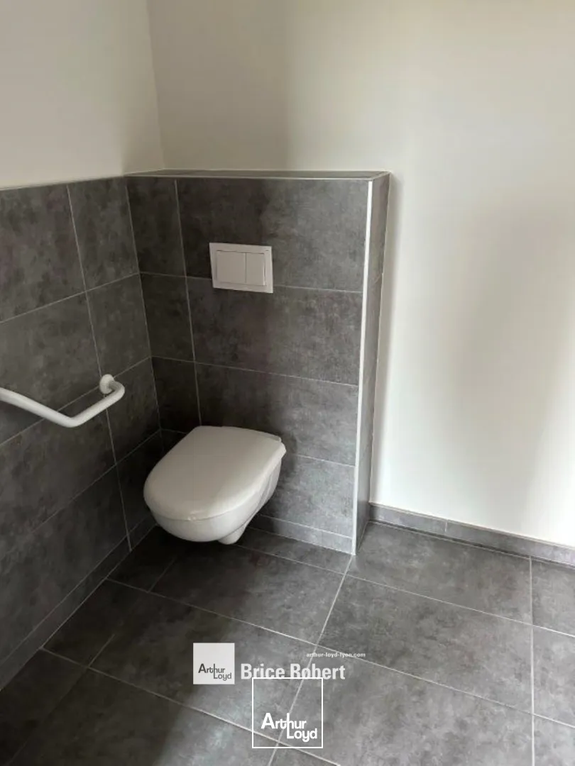 Locaux d'activité & Entrepôts - Location - BOURGOIN JALLIEU - 38300 - 234-234 - 7663913