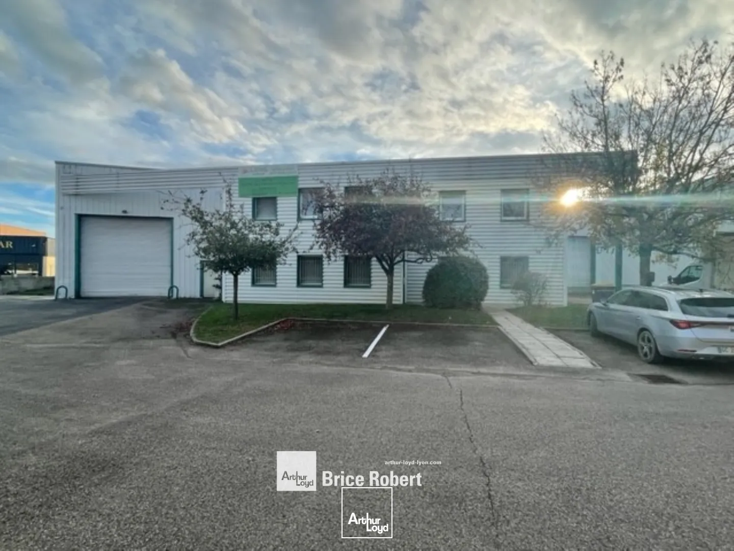 Locaux d'activité & Entrepôts - Location - TOUSSIEU - 69780 - 1000-1000 - 7663933