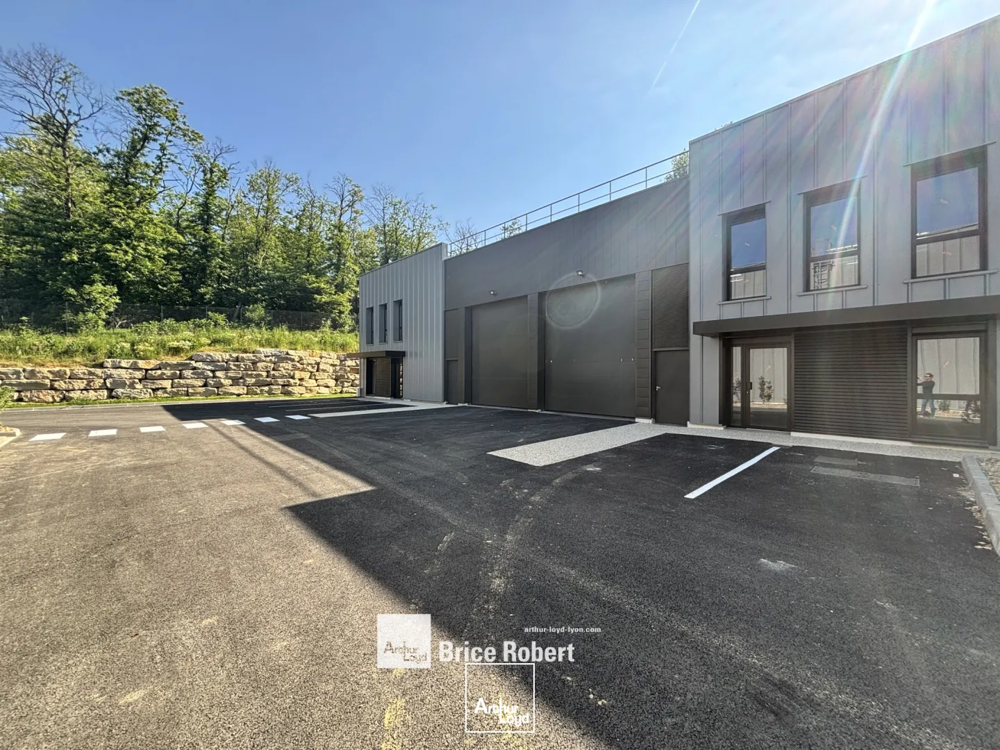 Locaux d'activité & Entrepôts - Location - MIONNAY - 01390 - 259-1001 - 7663953