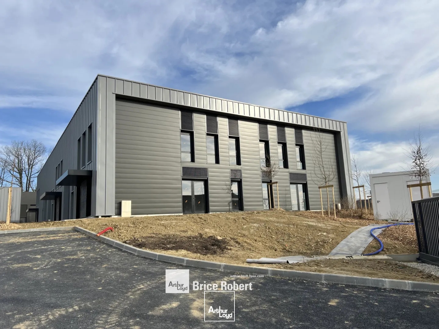 Locaux d'activité & Entrepôts - Location - MIONNAY - 01390 - 259-1001 - 7663952