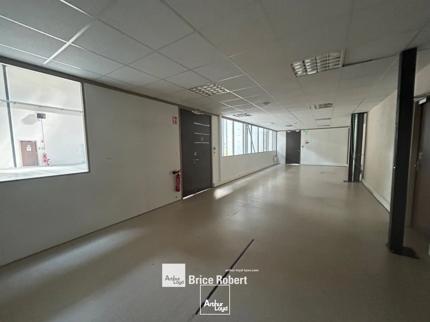 Locaux d'activité & Entrepôts - Location - SAINT PRIEST - 69800 - 203.14-1990.3 - 7664067