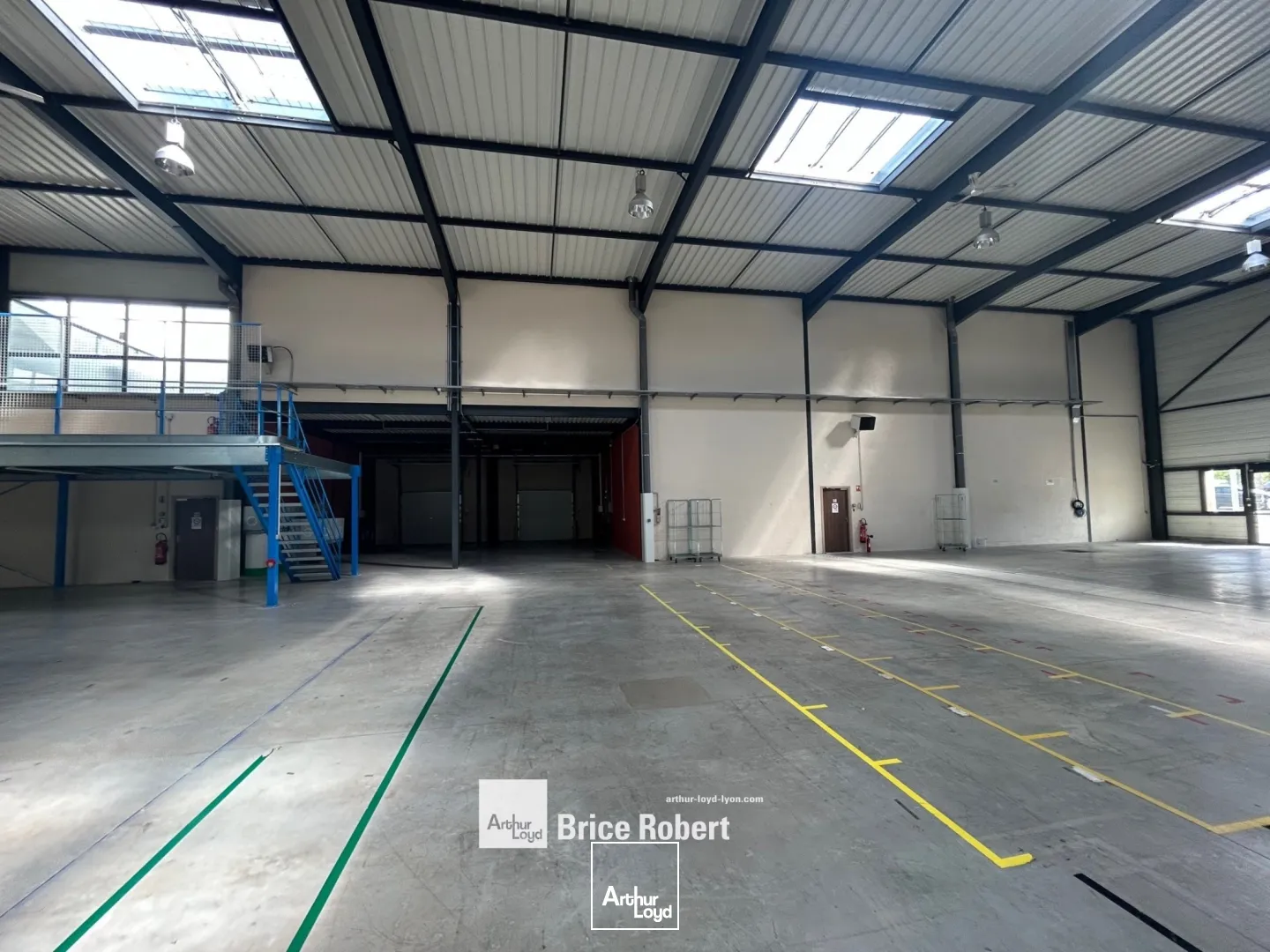 Locaux d'activité & Entrepôts - Location - SAINT PRIEST - 69800 - 203.14-1990.3 - 7664074