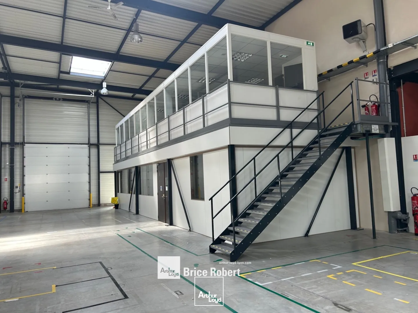 Locaux d'activité & Entrepôts - Location - SAINT PRIEST - 69800 - 203.14-1990.3 - 7664076