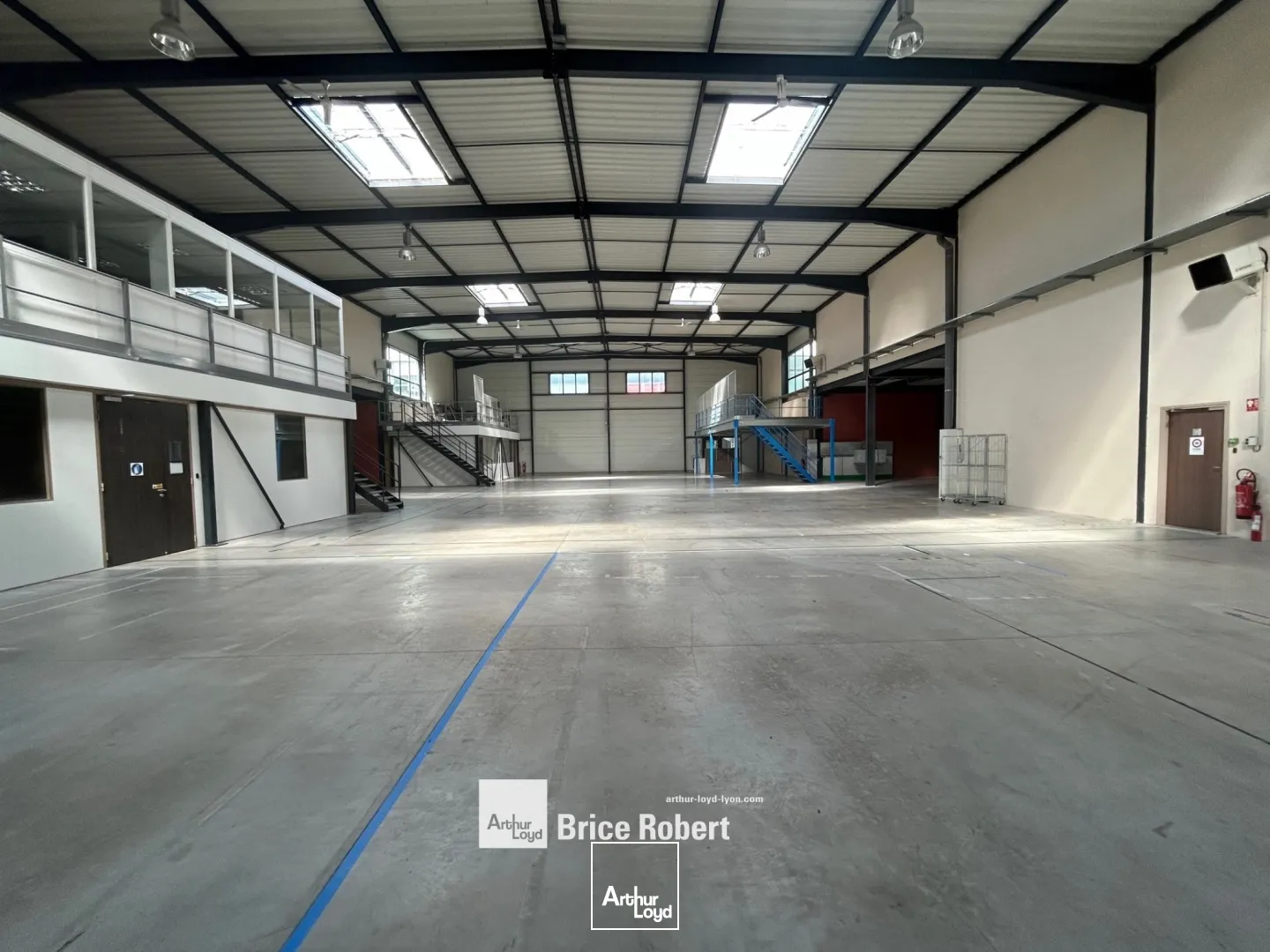 Locaux d'activité & Entrepôts - Location - SAINT PRIEST - 69800 - 203.14-1990.3 - 7664075