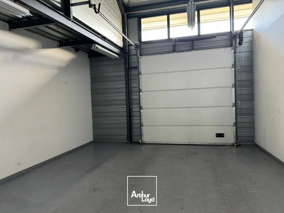 Locaux d'activité & Entrepôts - Location - SAINT CYR SUR LOIRE - 37540 - 82-82 - 7664367