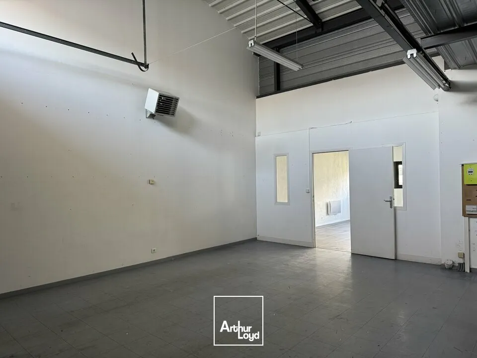 Locaux d'activité & Entrepôts - Location - SAINT CYR SUR LOIRE - 37540 - 82-82 - 7664370