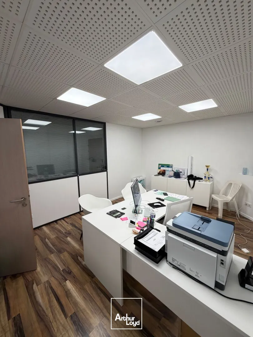 Locaux d'activité & Entrepôts - Location - BEAUVAIS - 60000 - 275-275 - 7664459