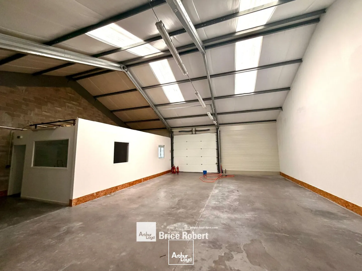 Locaux d'activité & Entrepôts - Location - SAINT ANDRE DE CORCY - 01390 - 144-144 - 7664850