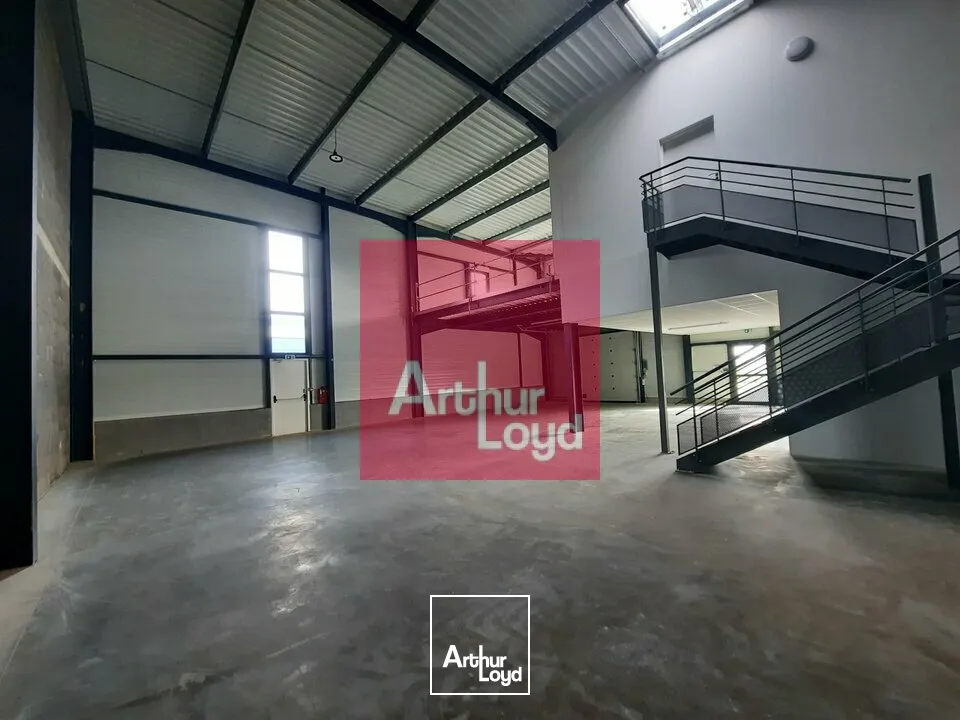 Locaux d'activité & Entrepôts - Location - CLERMONT FERRAND - 63100 - 325-325 - 7664983