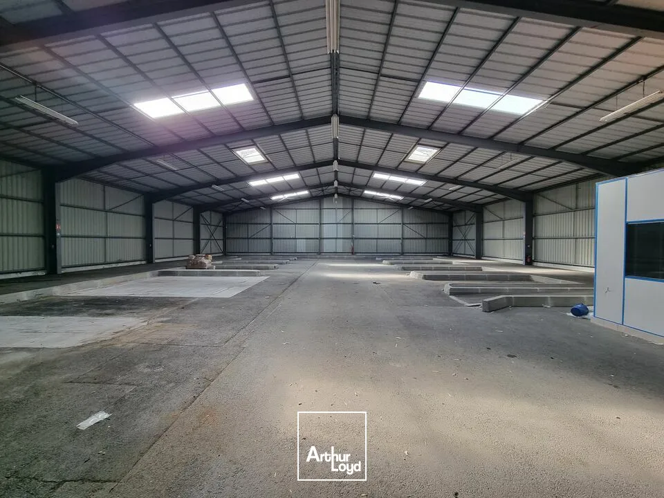 Locaux d'activité & Entrepôts - Vente - LA CRECHE - 79260 - 885-885 - 7665125