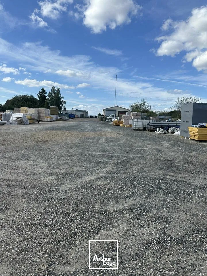 Locaux d'activité & Entrepôts - Vente - SAINT GERMAIN DU PUY - 18390 - 350-350 - 7665217