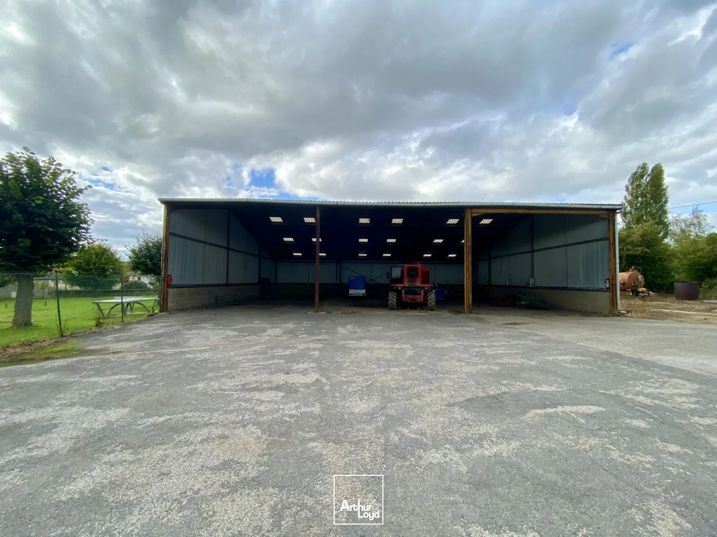 Locaux d'activité & Entrepôts - Location - LIEUVILLERS - 60130 - 1122-1122 - 7665279