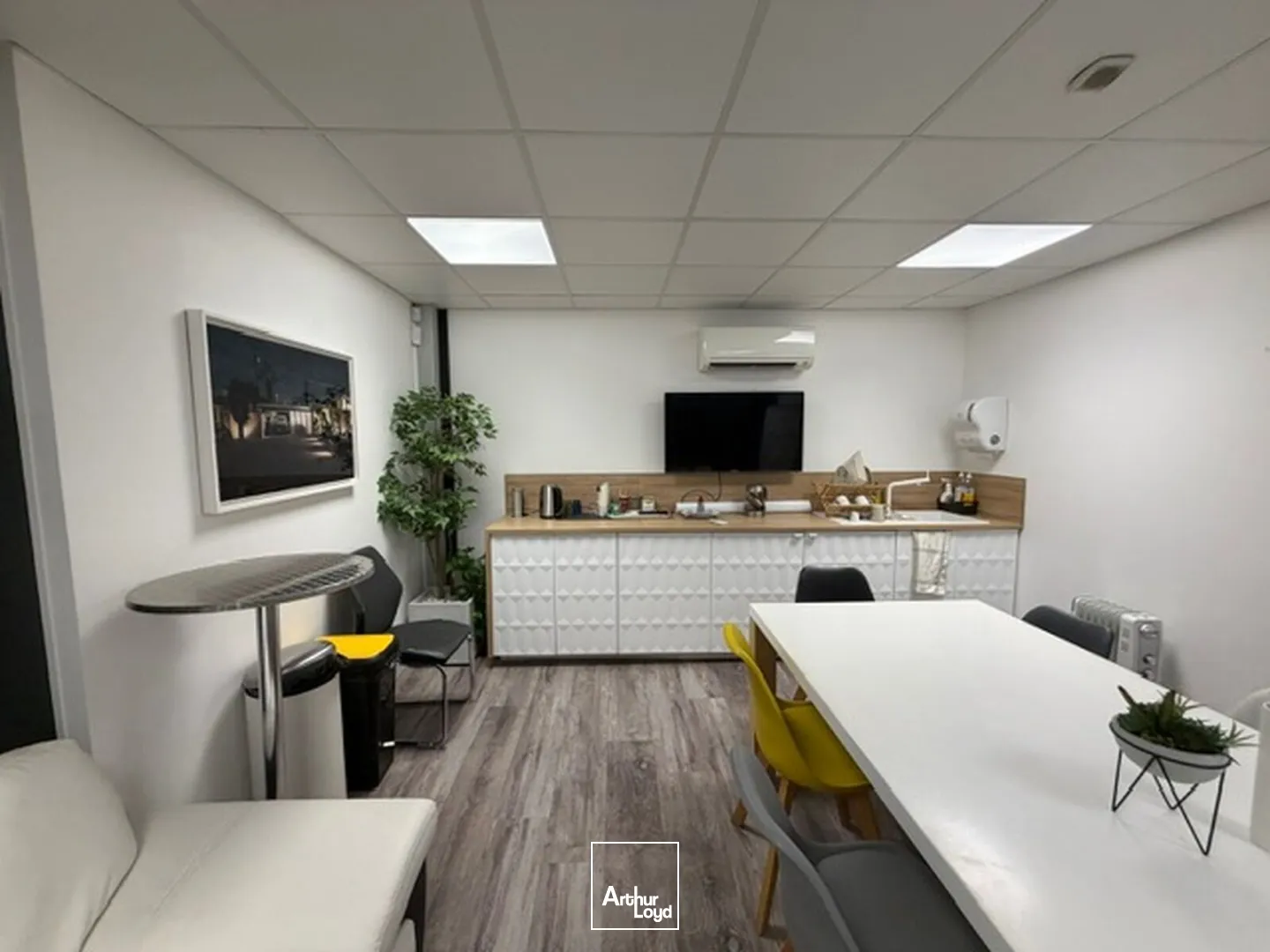 Bureaux - Location - LA CHAPELLE SAINT MESMIN - 45380 - 343.99-343.99 - 7665431