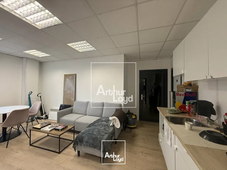 Locaux d'activité & Entrepôts - Location - VULAINES SUR SEINE - 77870 - 1000-1000 - 7666040