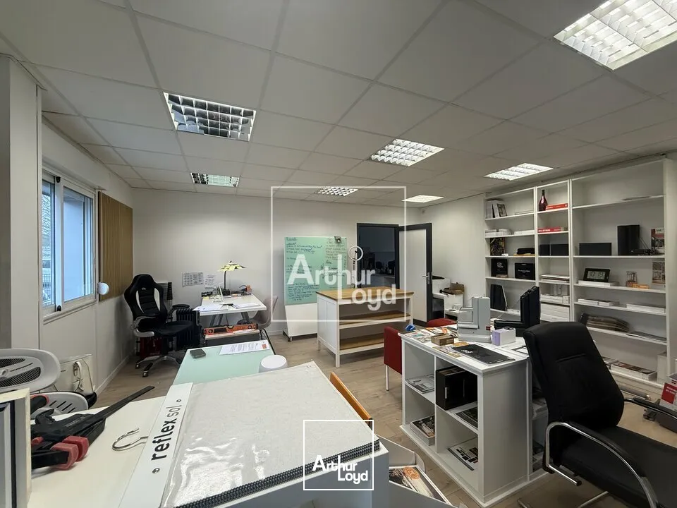 Locaux d'activité & Entrepôts - Location - VULAINES SUR SEINE - 77870 - 1000-1000 - 7666039