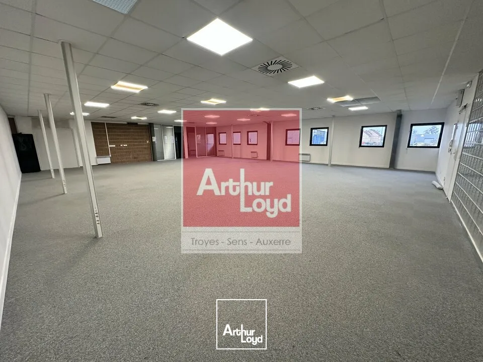 Bureaux - Location - LA CHAPELLE SAINT LUC - 10600 - 187.8-187.8 - 7666109