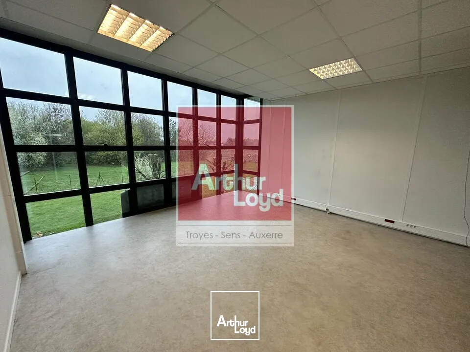 Bureaux - Location - LA CHAPELLE SAINT LUC - 10600 - 150-763 - 7666111