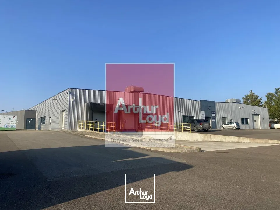 Locaux d'activité & Entrepôts - Location - FONTAINE-LES-GRES - 10280 - 2500-5000 - 7666118