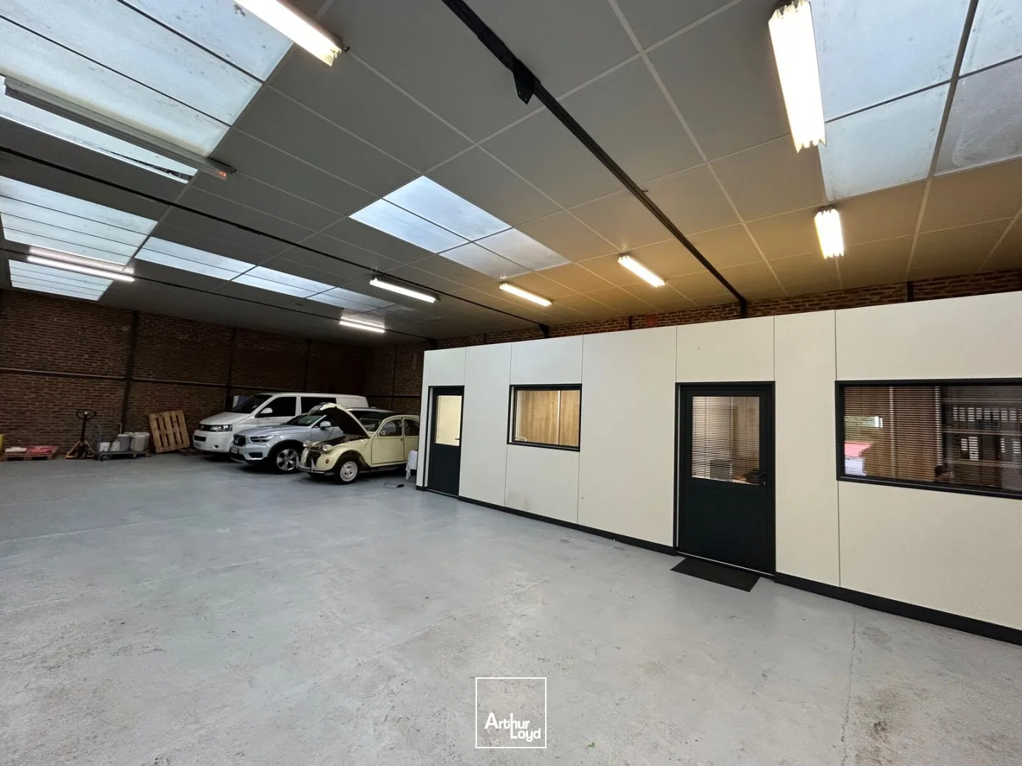 Locaux d'activité & Entrepôts - Location - SAINT QUENTIN - 02100 - 349-349 - 7666160