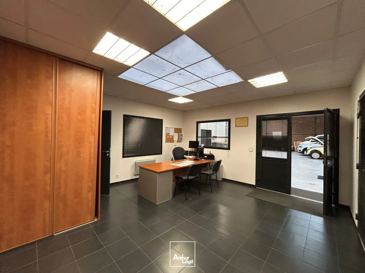 Locaux d'activité & Entrepôts - Location - SAINT QUENTIN - 02100 - 349-349 - 7666165