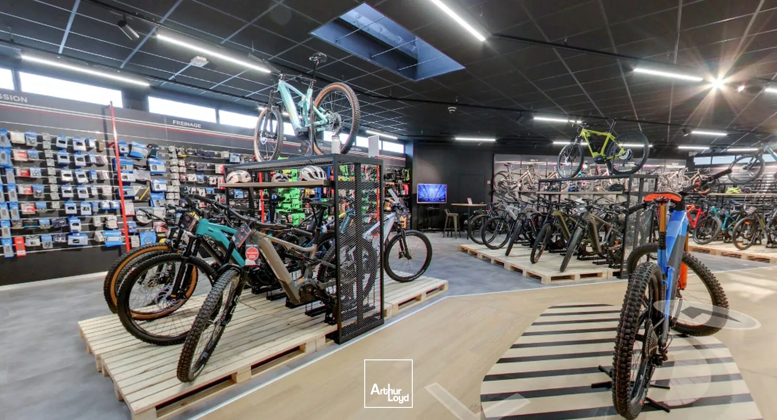 Locaux commerciaux - Location - SAINT HERBLAIN - 44800 - 962-962 - 7666436