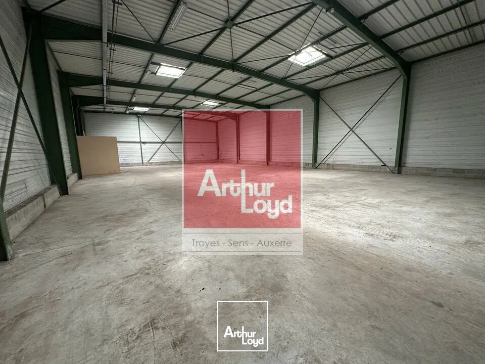 Locaux commerciaux - Location - ROMILLY SUR SEINE - 10100 - 5786-5786 - 7667787